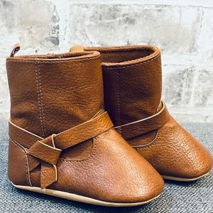 Old Navy Baby faux leather brown booties 6-12 months